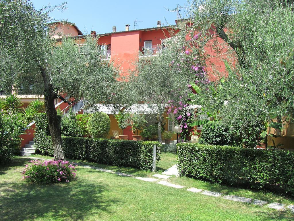 Borgo Antico Apartments Тосколано-Мадерно Экстерьер фото