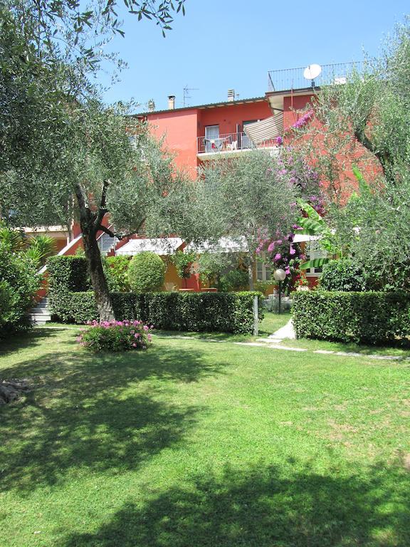 Borgo Antico Apartments Тосколано-Мадерно Экстерьер фото