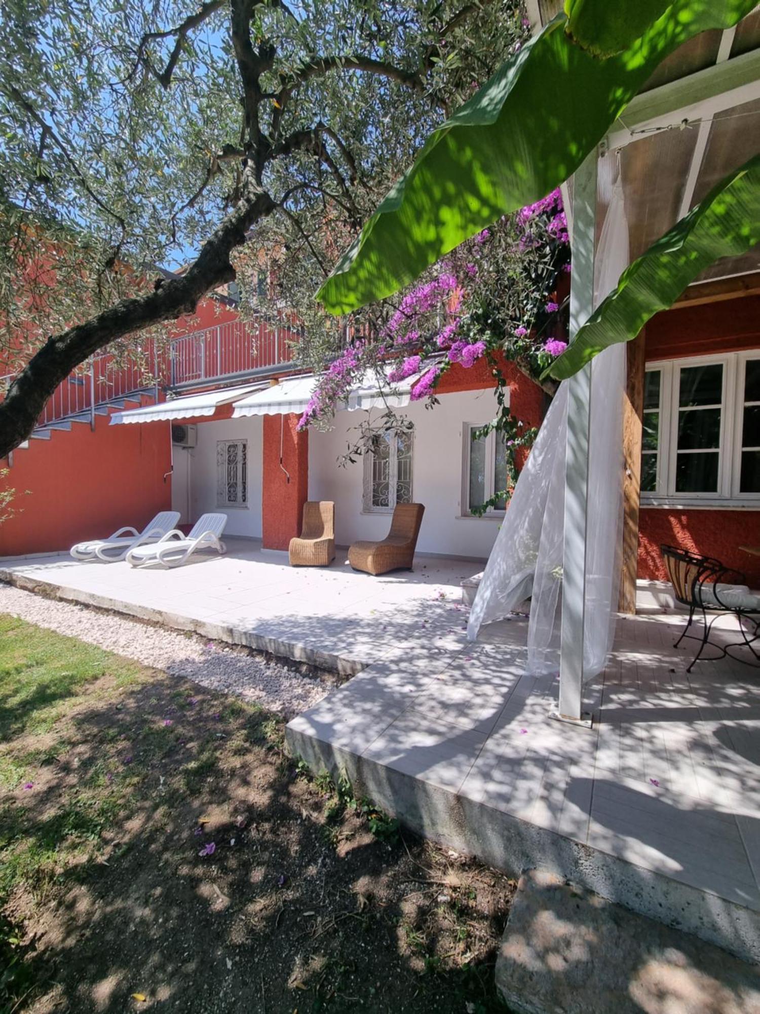 Borgo Antico Apartments Тосколано-Мадерно Экстерьер фото